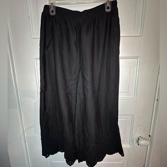 Anthro Wide Leg Eyelet Detail Crop Pants Size 2 - Picture 6 of 11
